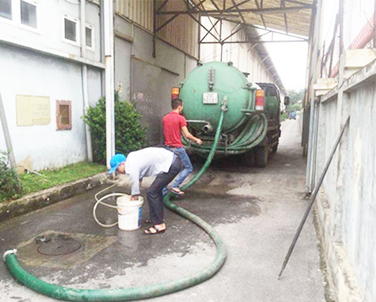 Hút hầm cầu xã Tân Định Huyện Bắc Tân Uyên giá cạnh tranh 4 chung-toi-cam-ket-dam-bao-ve-sinh-khi-hut-ham-cau