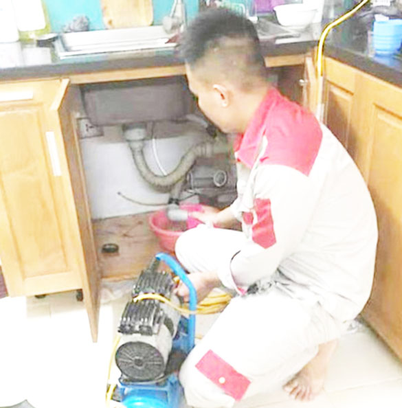 Thông cống hút hầm cầu Phường Phước Hiệp TP Bà Rịa nên chọn nơi này 3 nhan-vien-giau-kinh-nghiem-chuyen-nghiep-nhiet-tinh
