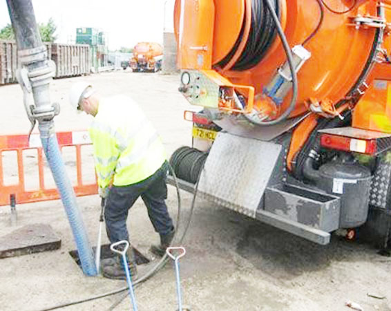 Dịch vụ thông cống hút hầm cầu Xã Suối Rao huyện Châu Đức BRVT 3 thong-tac-cong-hut-ham-cau-hoang-dinh-nhanh-gon-gia-re