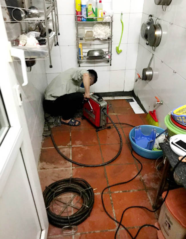 Công Ty Môi Trường Hoàng Đình chuyên thông cống nghẹt hút hầm cầu giá rẻ 24/7 4 thong-nghet-duong-thoat-nuoc