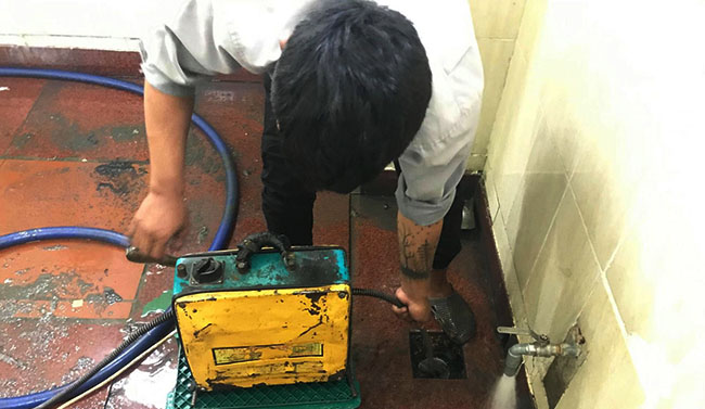 Công ty hút bể phốt Yên Bái thông tắc cống bảo hành 24 tháng thi công 24/24 5 thong-cong-nuoc-thai