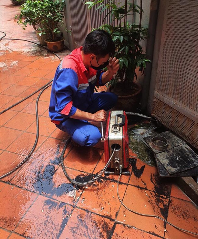 Công ty hút bể phốt Yên Bái thông tắc cống bảo hành 24 tháng thi công 24/24 7 thong-thoat-san-tai-ninh-binh