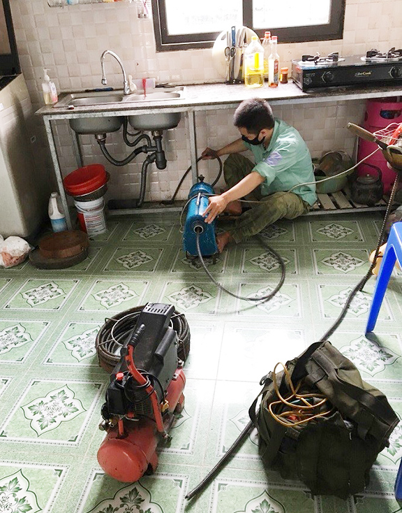 Lý do nên chọn công ty vệ sinh môi trường Hoàng Đình thông thoát sàn hút bể phốt Bắc Ninh 2 cong-ty-ve-sinh-moi-truong-hoang-dinh-thong-thoat-san-hut-be-phot-bac-ninh