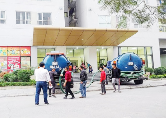 Đánh giá dịch vụ thông thoát sàn hút bể phốt Ân Thi của công ty vệ sinh môi trường Hoàng Đình 5 cong-ty-ve-sinh-moi-truong-hoang-dinh-cam-ket-ve-chat-luong-dich-vu