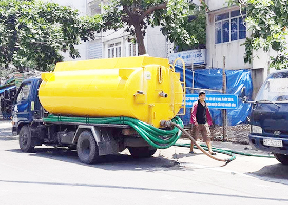 Giải pháp thông thoát sàn hút bể phốt Phù Cừ tối ưu nhất 3 giai-quyet-noi-lo-thong-thoat-san-hut-be-phot-phu-cu-nho-cong-ty-ve-sinh-moi-truong-hoang-dinh